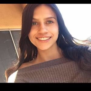 Meet your Posher, Alexia